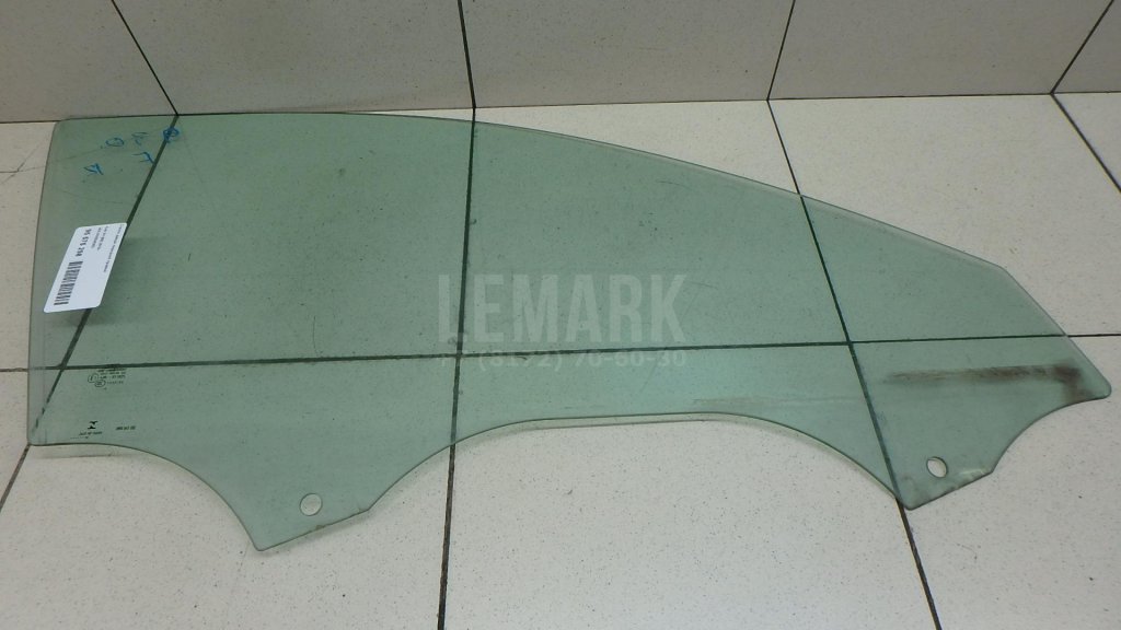 Стекло двери передней правой