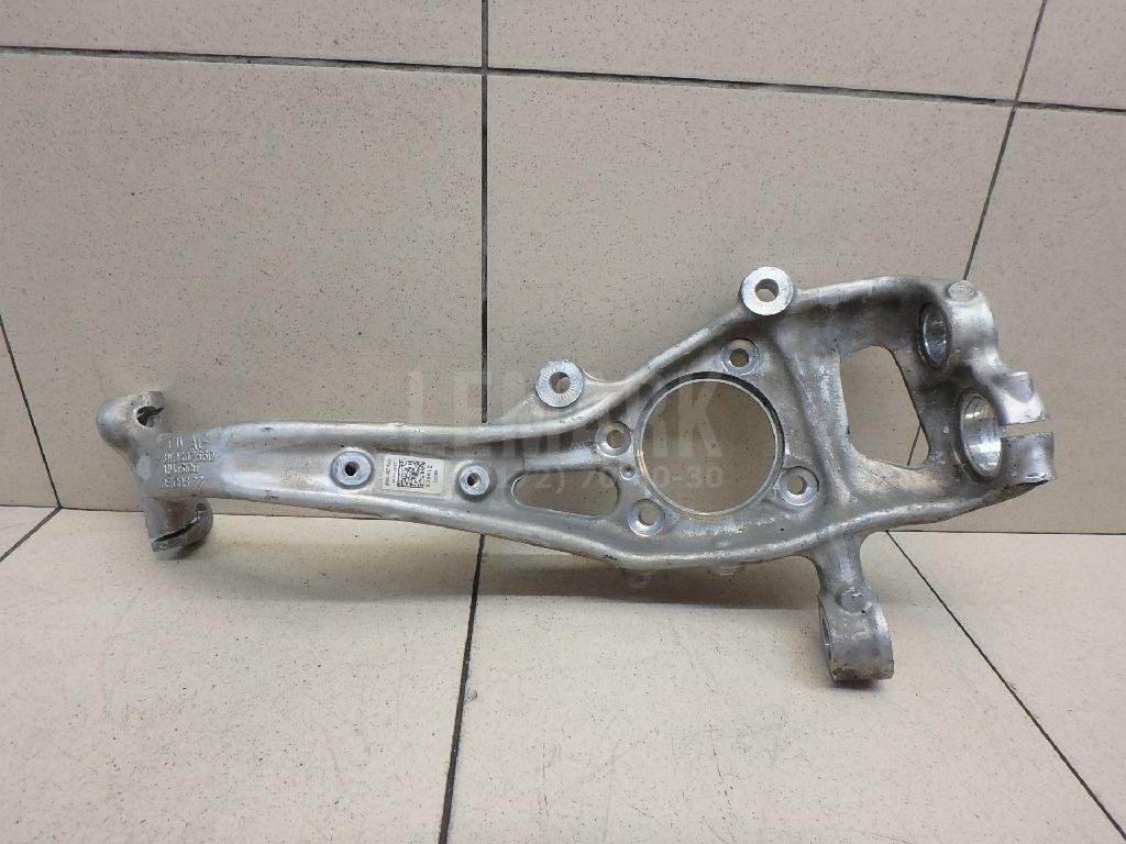 Кулак поворотный передний правый