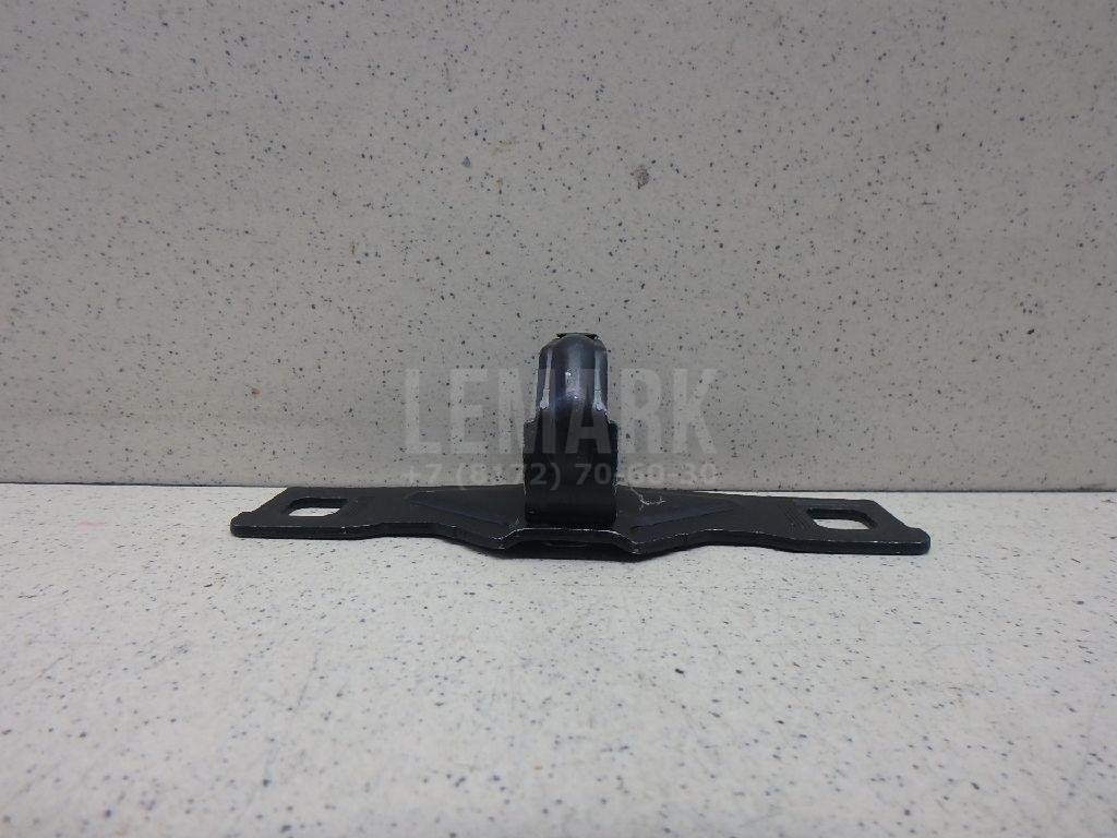 Ответная часть замка багажника