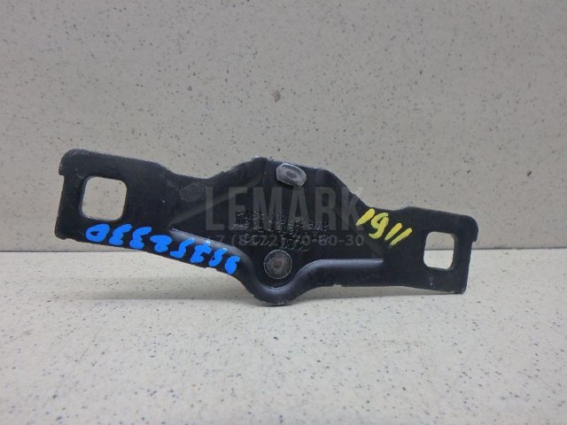 Ответная часть замка багажника