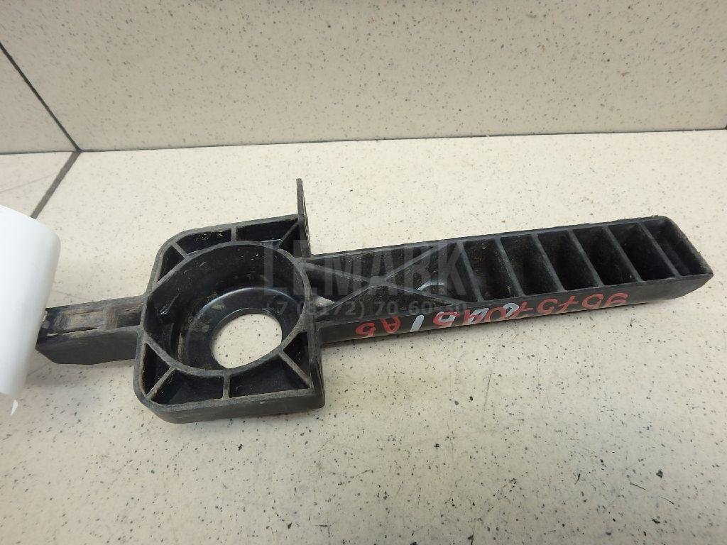 Кронштейн радиатора для  Alfa Romeo 159 2005-2011