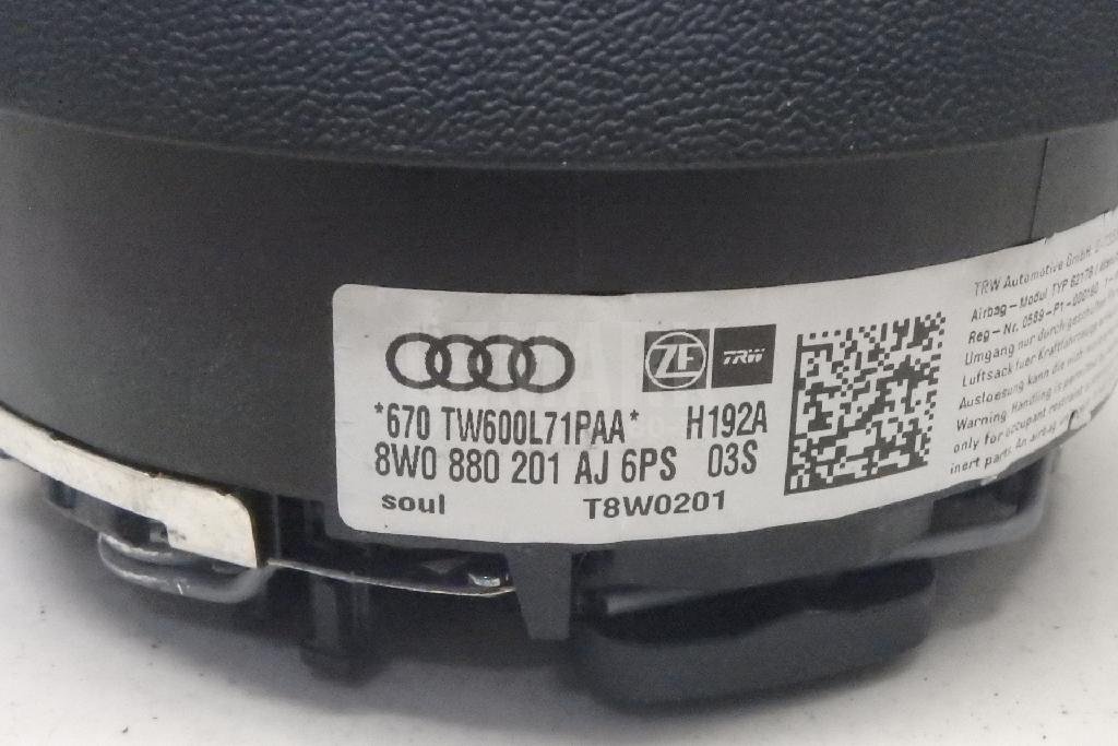 Подушка безопасности в рулевое колесо