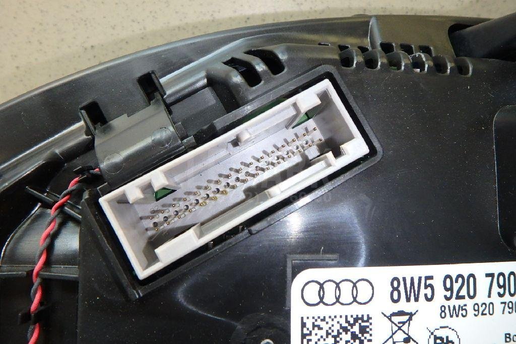 Панель приборов