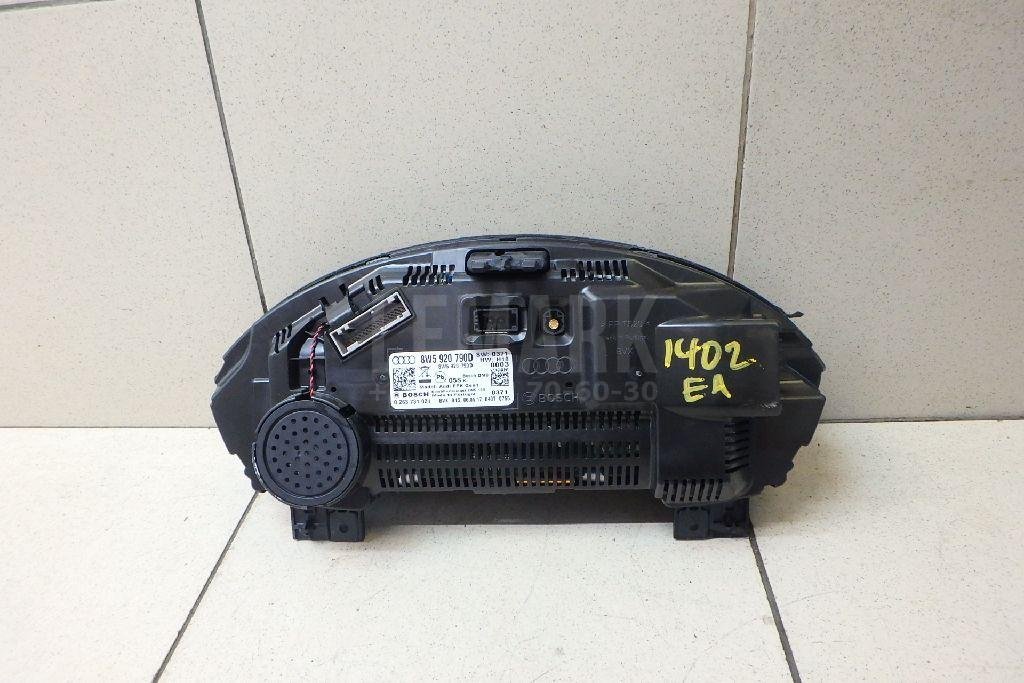 Панель приборов