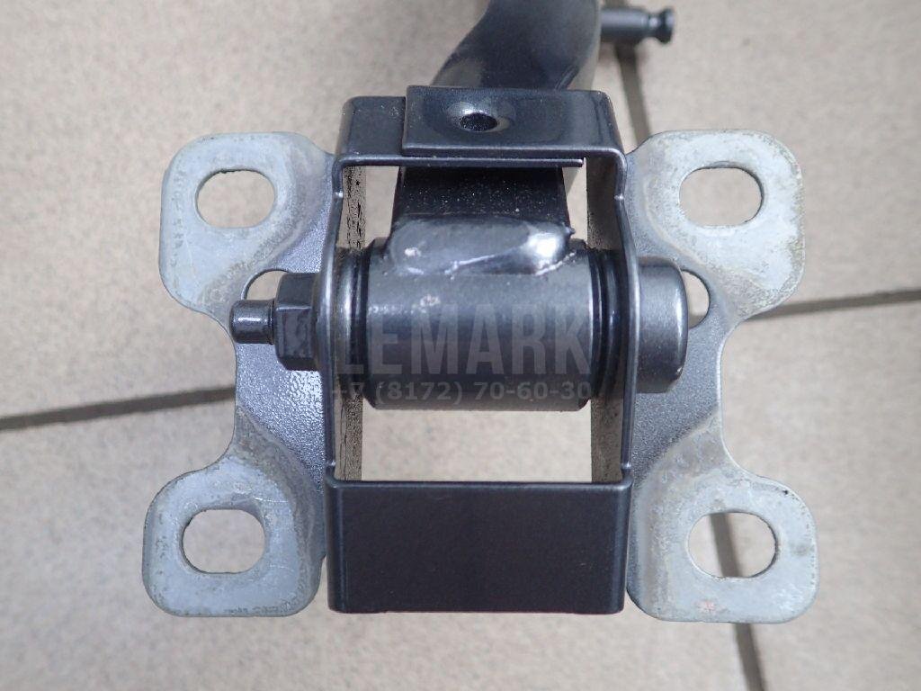 Петля крышки багажника