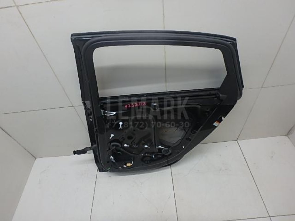 Дверь задняя правая