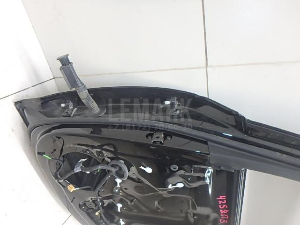 Дверь задняя правая