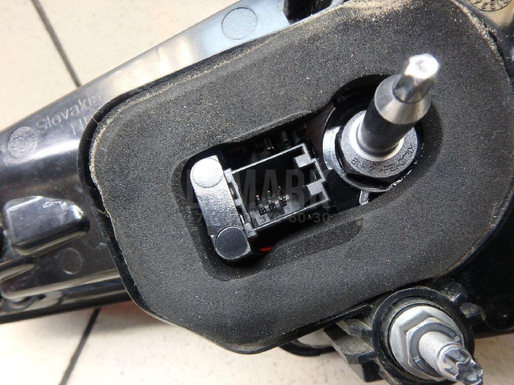 Фонарь задний внутренний левый