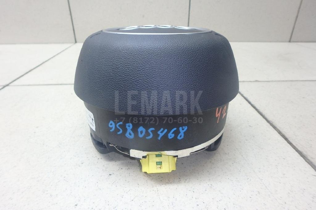 Подушка безопасности в рулевое колесо