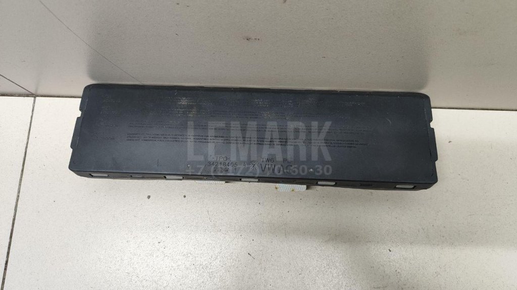 Подушка безопасности нижняя (для колен)