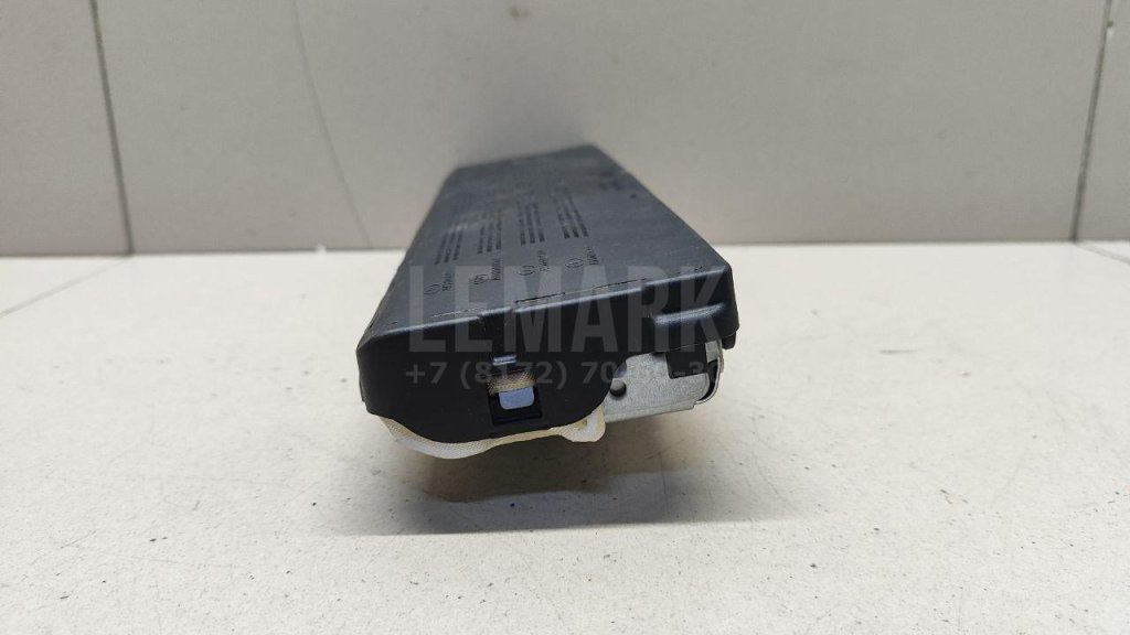 Подушка безопасности нижняя (для колен)