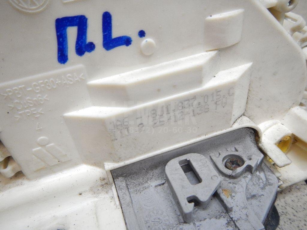 Замок двери передней левой