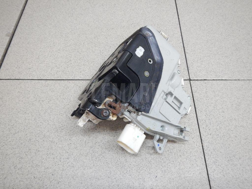 Замок двери передней левой