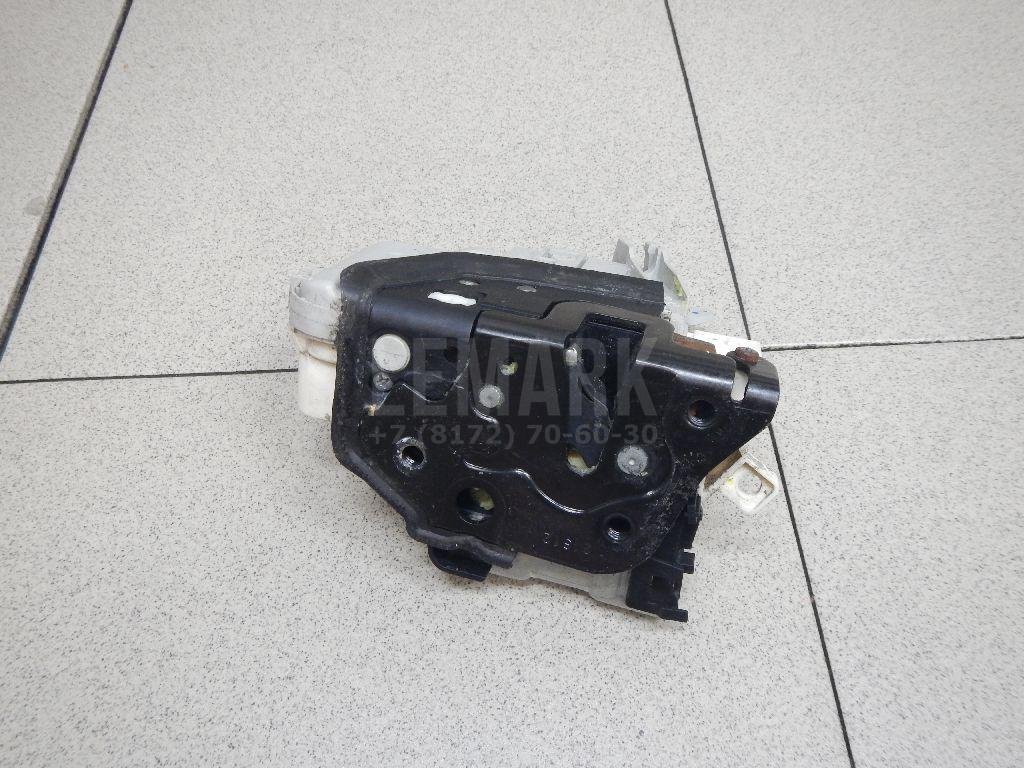 Замок двери передней левой