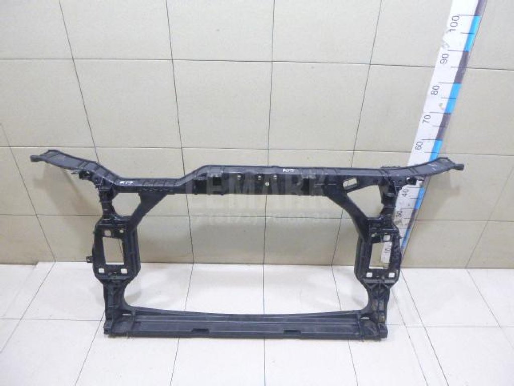 Панель передняя