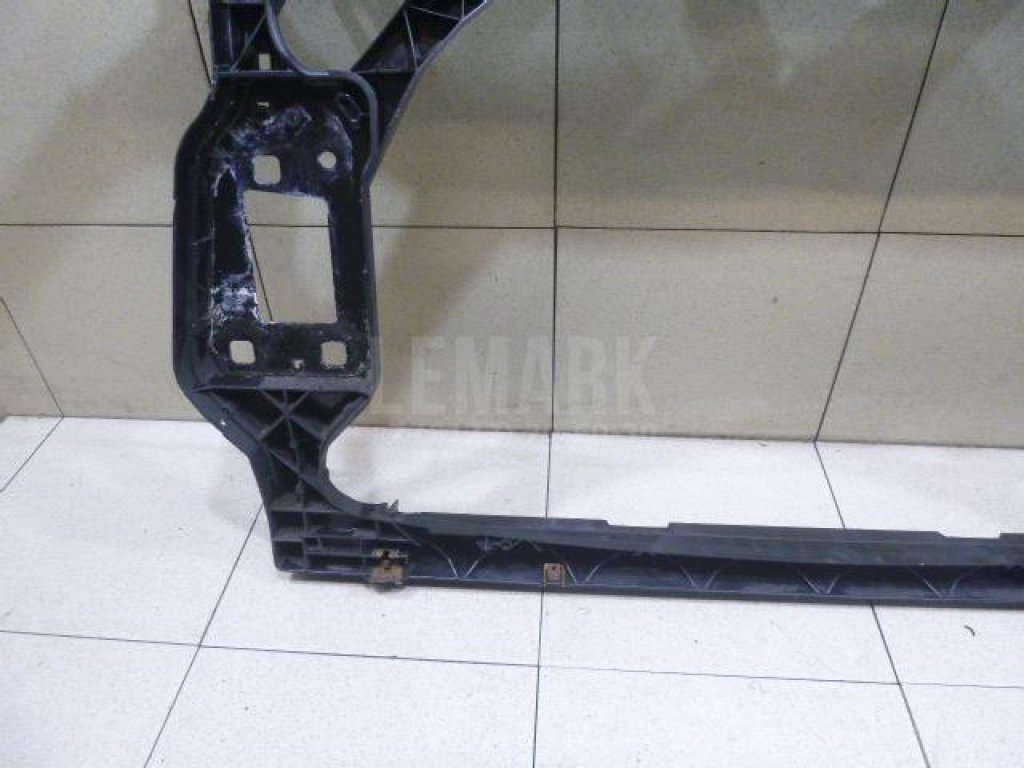 Панель передняя