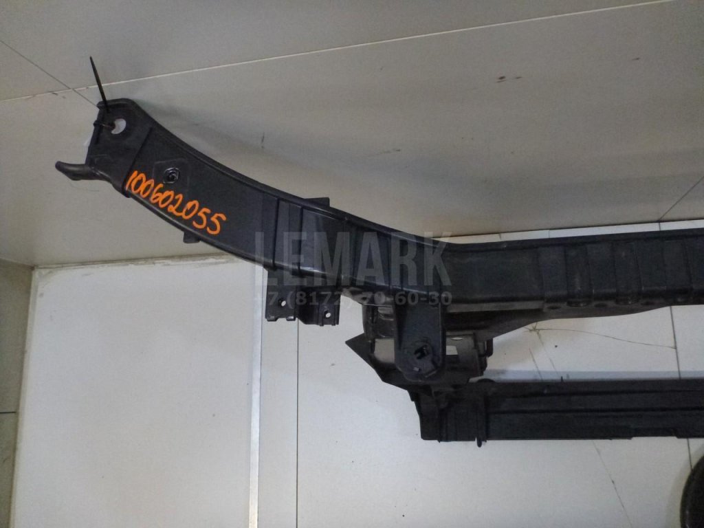 Панель передняя