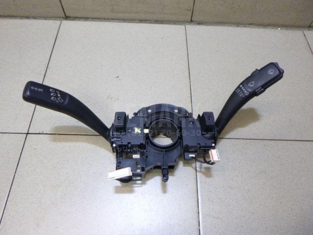 Переключатель подрулевой в сборе