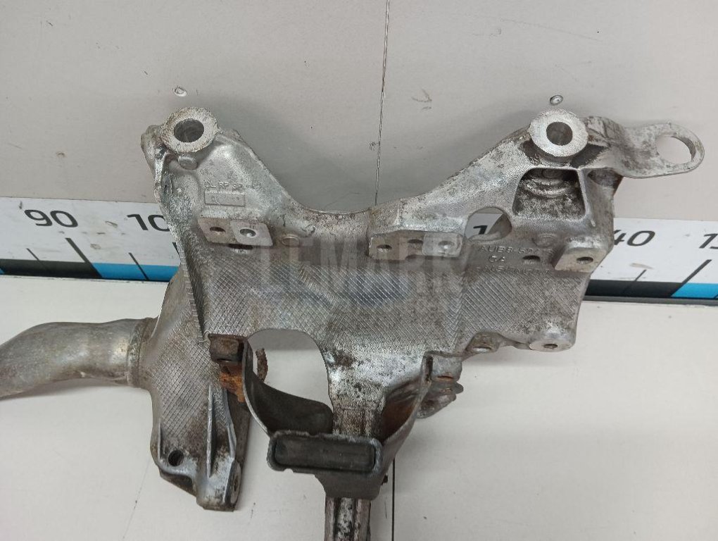 Балка подмоторная