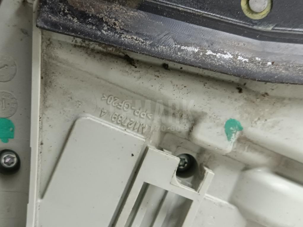 Замок двери передней левой