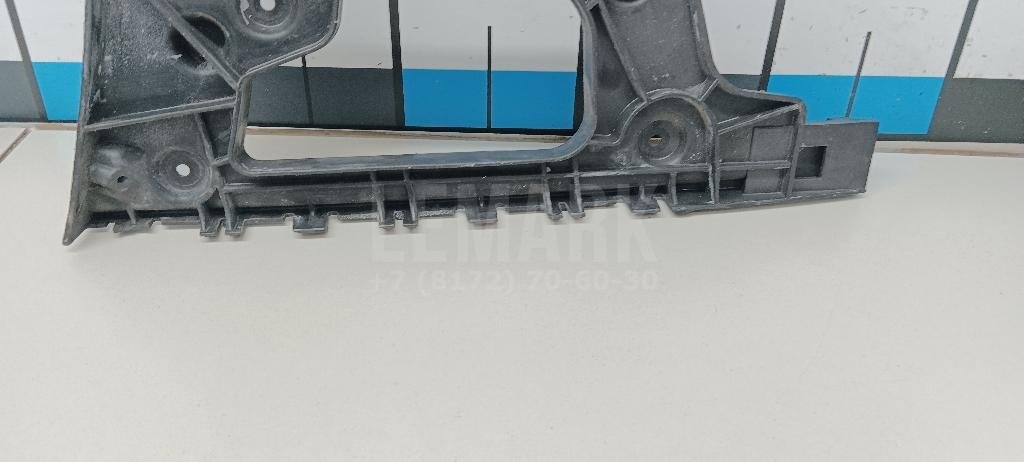 Направляющая заднего бампера правая