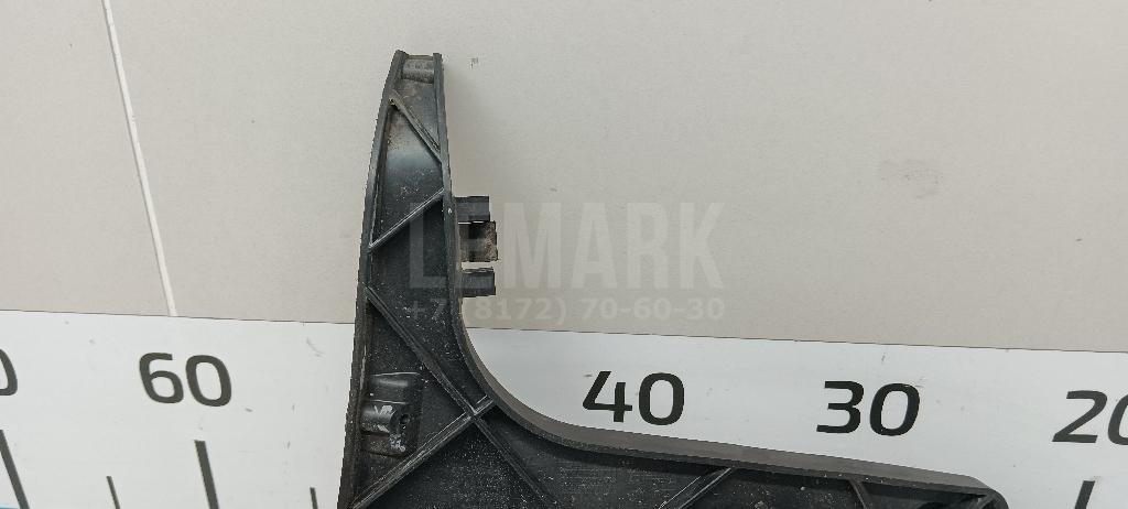 Направляющая заднего бампера правая