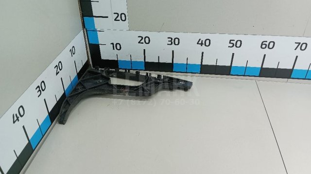 Направляющая заднего бампера левая