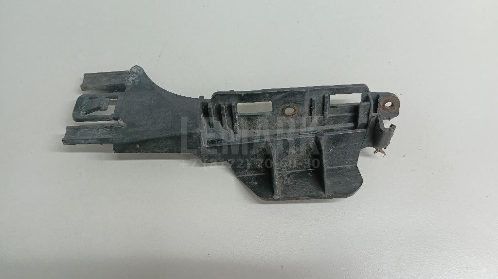 Направляющая заднего бампера левая