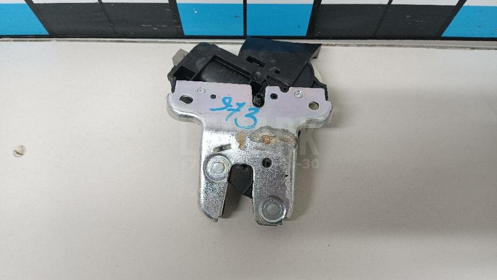 Замок багажника