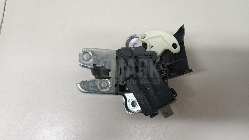 Замок багажника