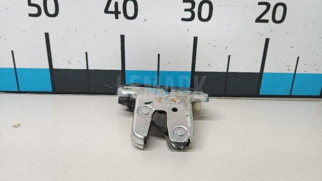 Замок багажника