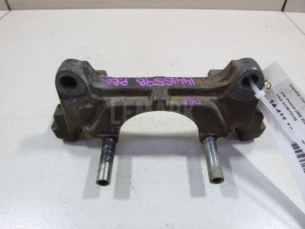 Скоба суппорта переднего