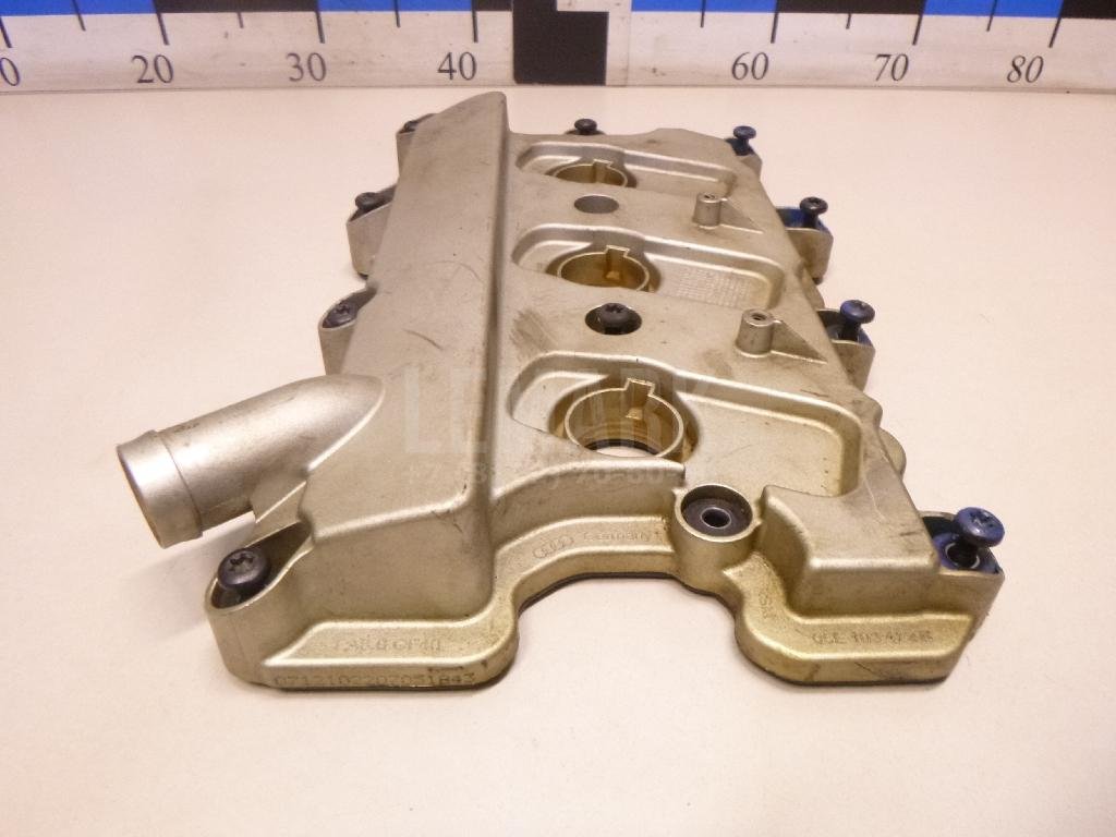 Крышка головки блока (клапанная)