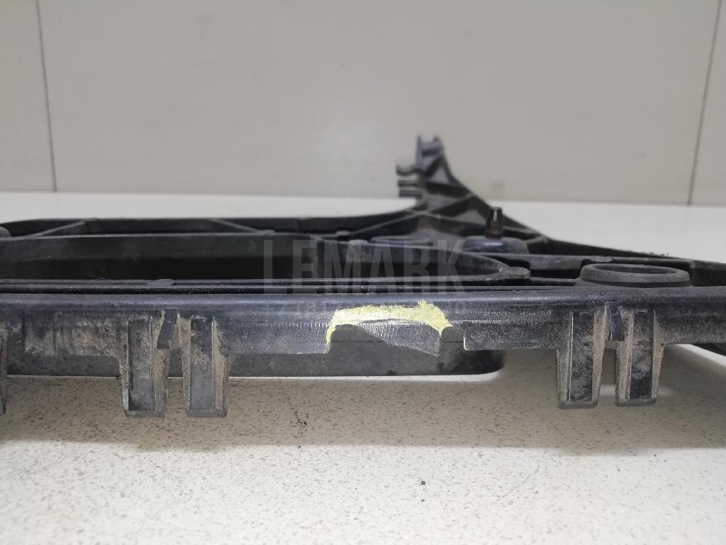 Направляющая заднего бампера правая