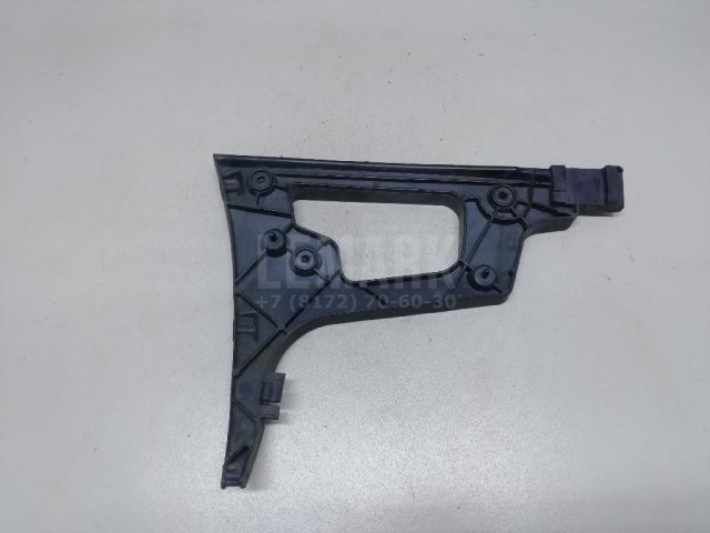 Направляющая заднего бампера правая