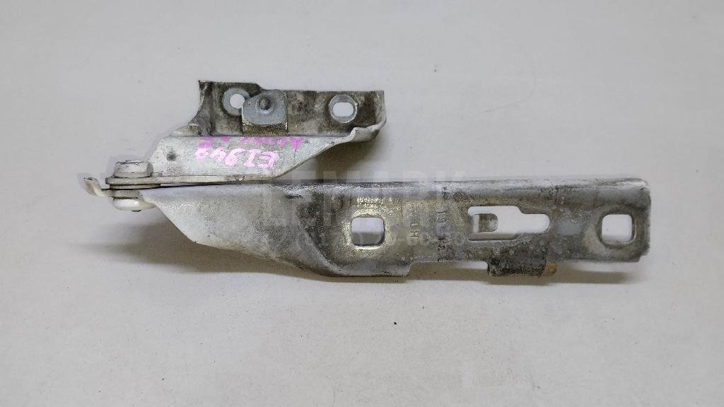 Петля капота левая