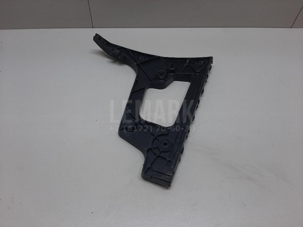 Направляющая заднего бампера правая