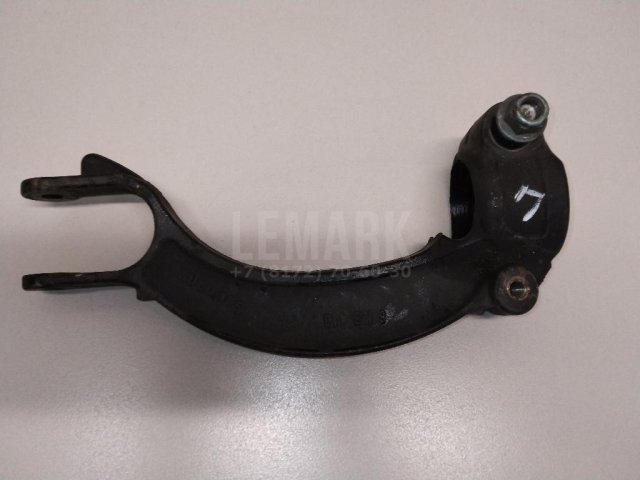 Кронштейн амортизатора