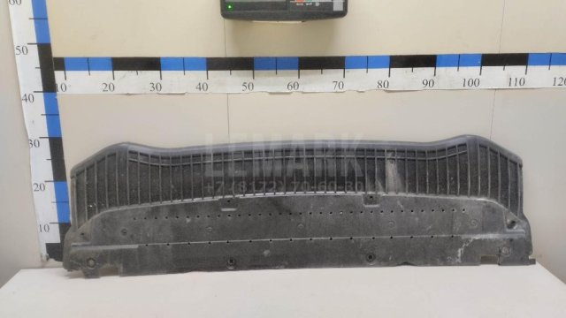 Пыльник двигателя центральный