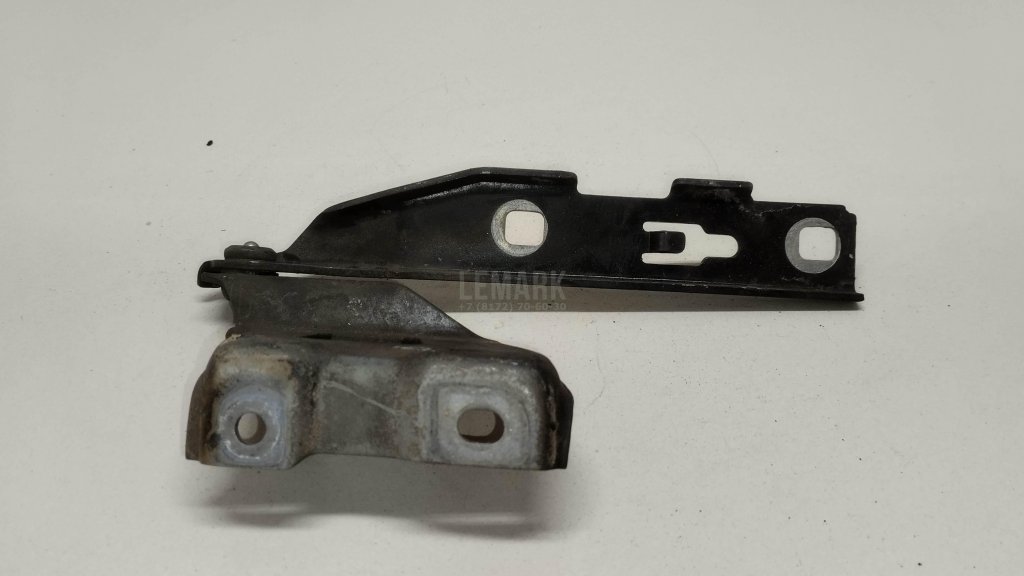 Петля капота левая