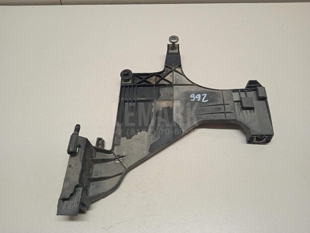 Кронштейн фар левый