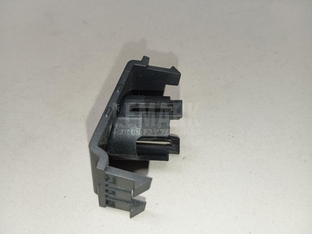 Кронштейн датчика парковки