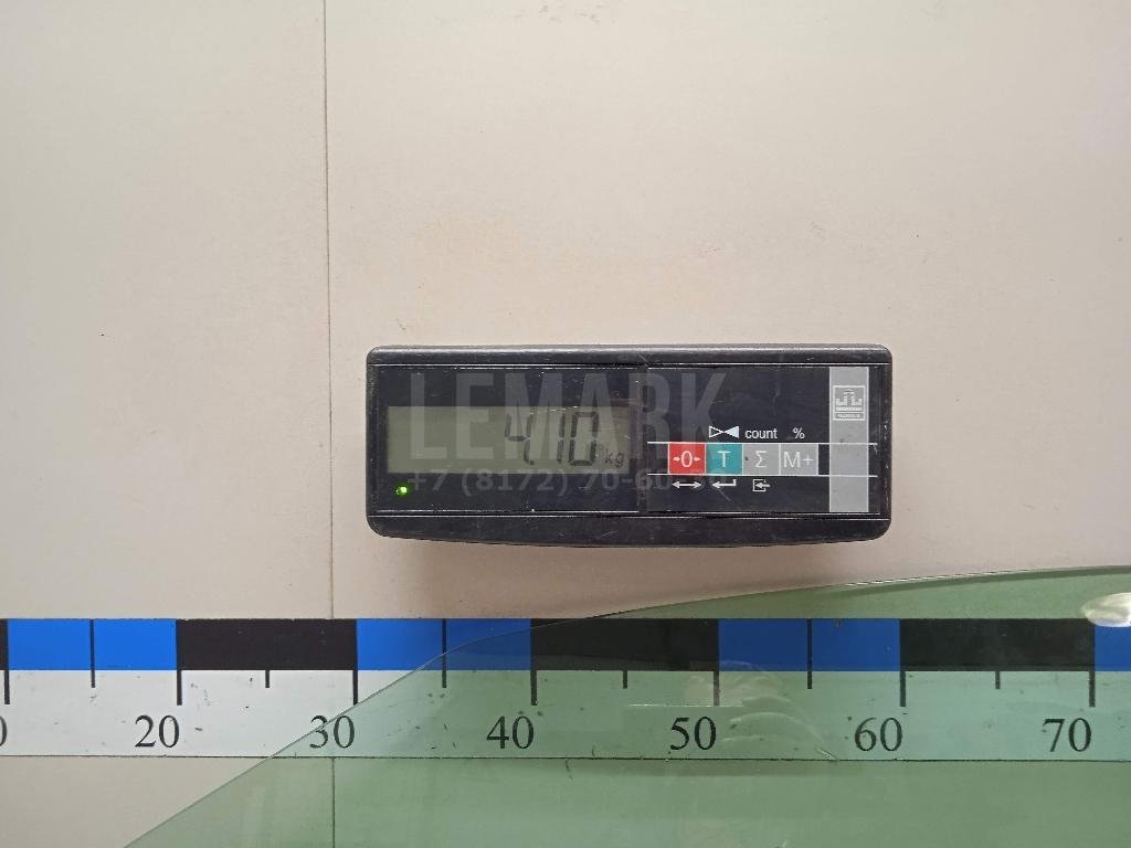 Стекло двери передней левой