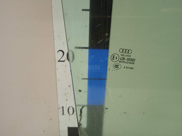 Стекло двери передней правой