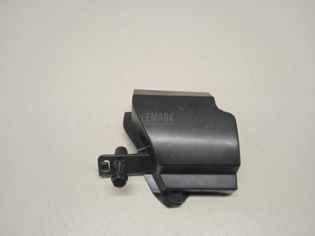 Кожух замка багажника