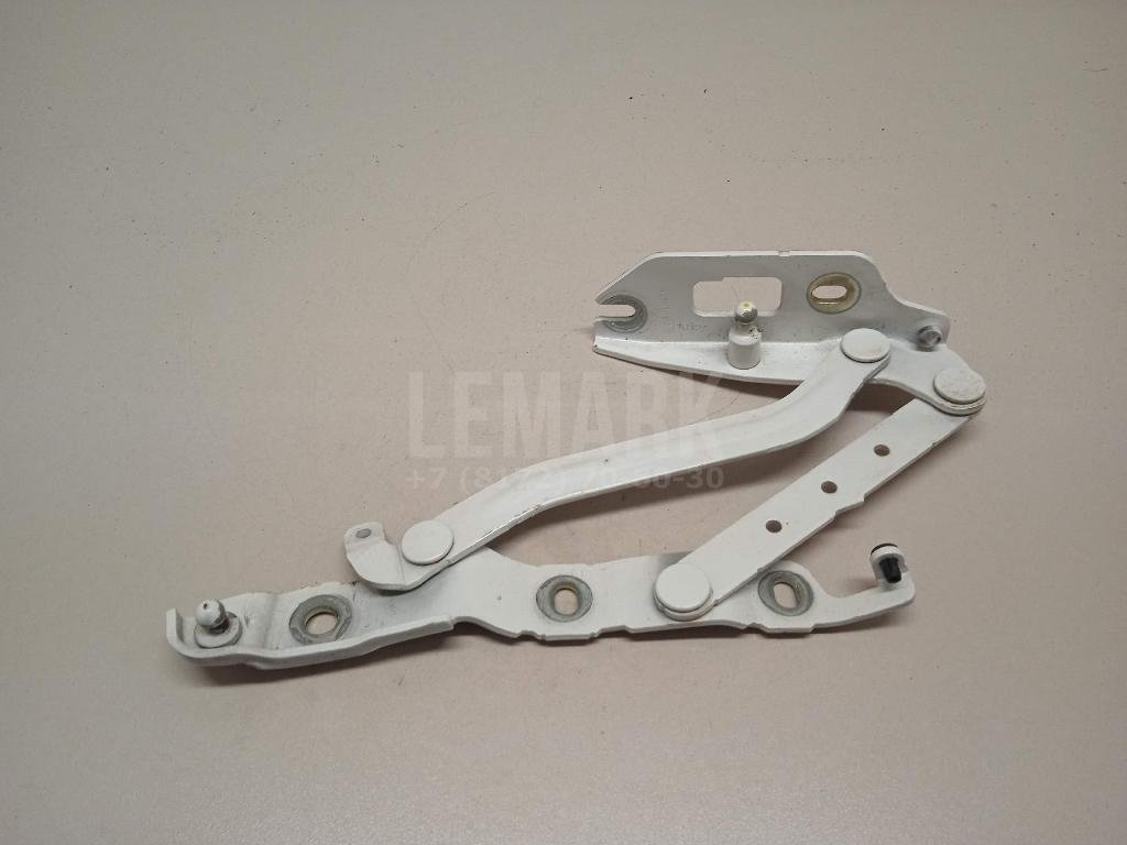 Петля крышки багажника