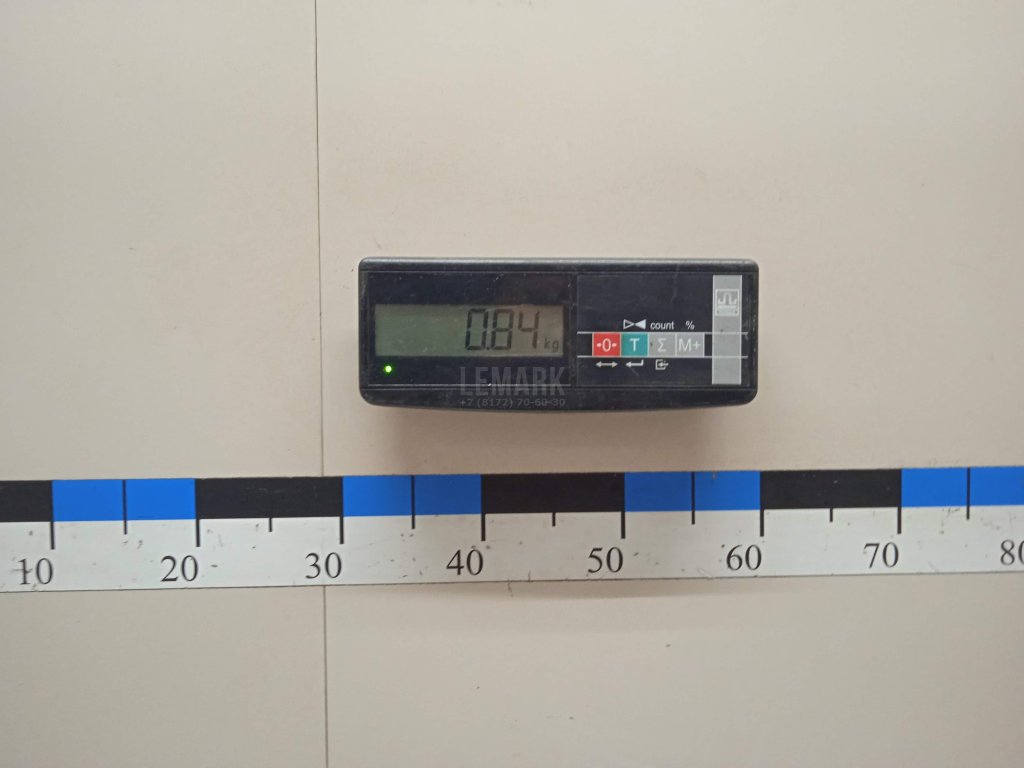 Петля крышки багажника