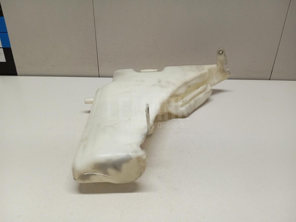 Бачок омывателя лобового стекла