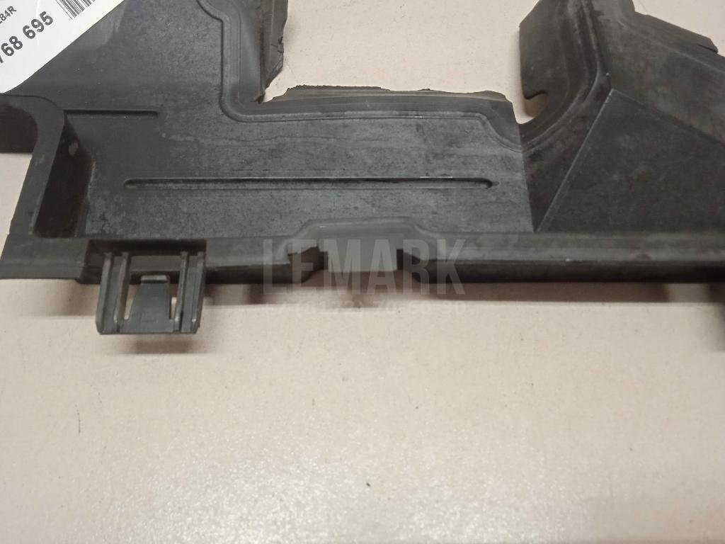 Воздуховод радиатора правый