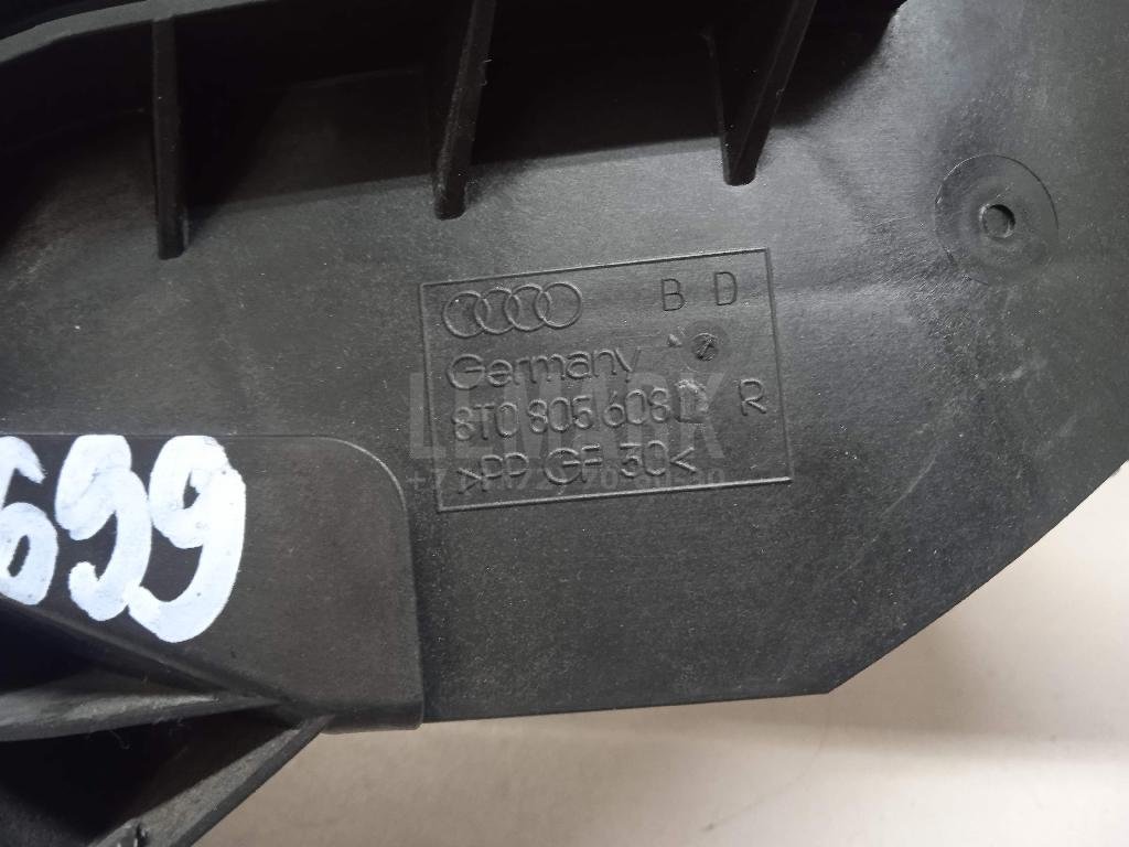 Кронштейн фар правый